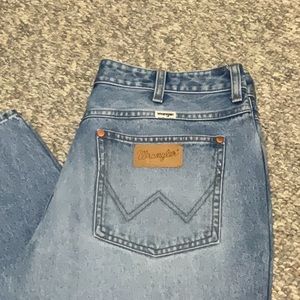 Wrangler high rise straight light wash jeans size 31